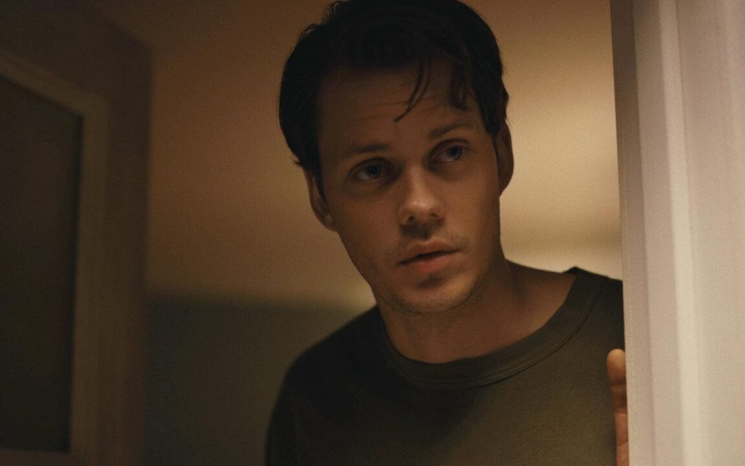 «Barbarian» de Zach Cregger: Una desquiciada mirada al terror