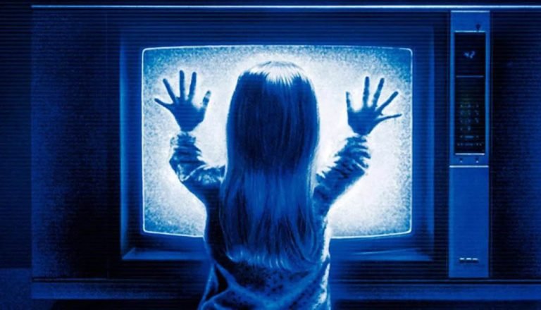 Poltergeist: vuelve un hito con un gran corazón bajo oscuros cimientos