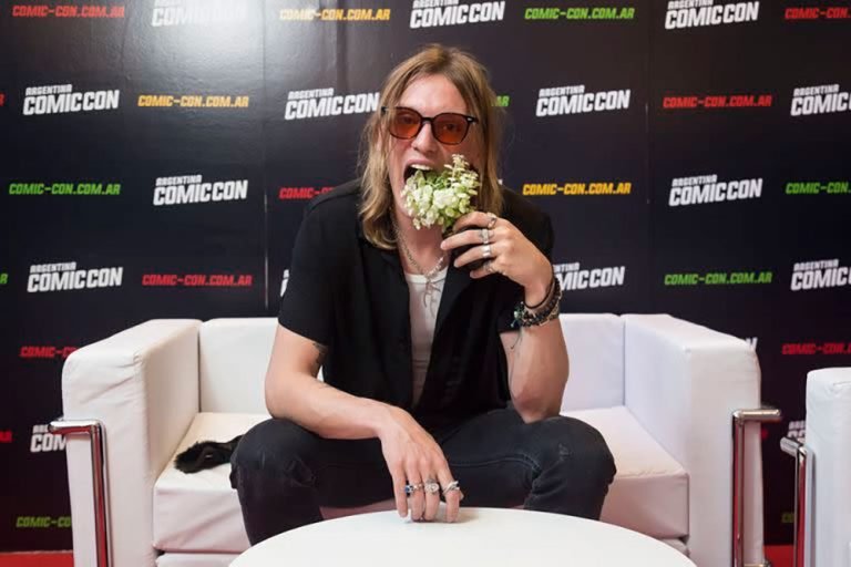 Hablamos con el actor Jamie Campbell Bower: “Argentina me va a cambiar la vida”