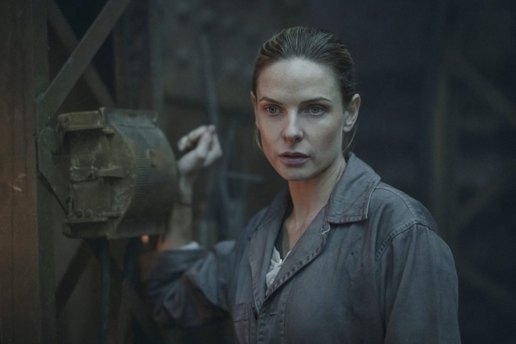 Silo: cuando el horror apocalíptico reside en una supervivencia agobiante