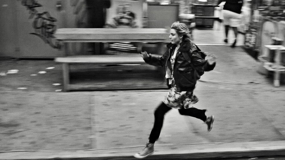Frances Ha: Una oda en blanco y negro a la eterna adolescente incomprendida
