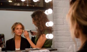 De Friends a Mean Girls: el estreno de “Desvestida” desnuda viejos mandatos