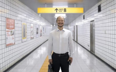 Exit 8: Los pasillos del subte se convierten en una angustiante cinta de Moebius